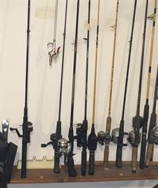 SEVERAL FISHING POLES/RODS & REELS