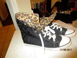 Coach shoes - size 8 - barely worn