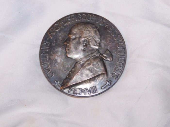 GVIIELMVS-ARCHIEPISCROPVS BOSTONIENIS (MCMVIII ) 1908 William Henry Cardinal O'Connell  his first year as archbishop commemorative medal 