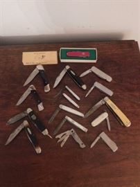 Pocket knives : Swiss,Craftsman, Sharpe, Helbros, Mido, Imperial, Kabar, Remington, B and B Italy 