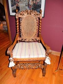 Queen's Chair, Note the carvings