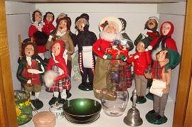 Selection Byers' Choice figures.