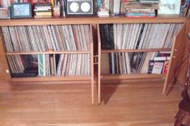 Hundreds of 78 records.