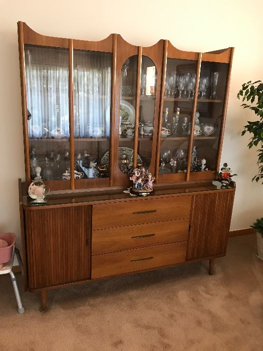 STUNNING DOUBLE WIDE MCM DISPLAY CABINET