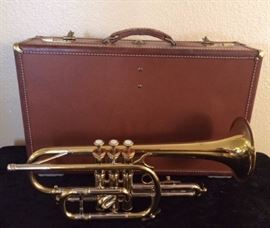 G. LeBlanc Paris Coronet with Mother of Pearl buttons has leather case Excellent Condition
