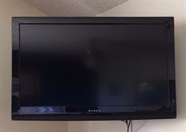 Dynex 32 inch HDTV and wall mount