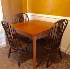 Draw-leaf table expands to 7' wide, and 3 Windsor style chairs