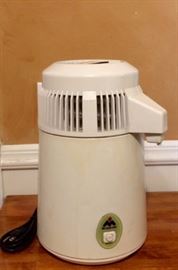 White Megahome water distiller