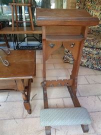 prayer bench, needs a couple of screwsd