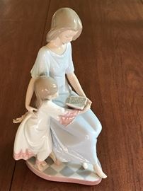 LLadro Bedtime Story 5457 Mother and daughter reading a book together