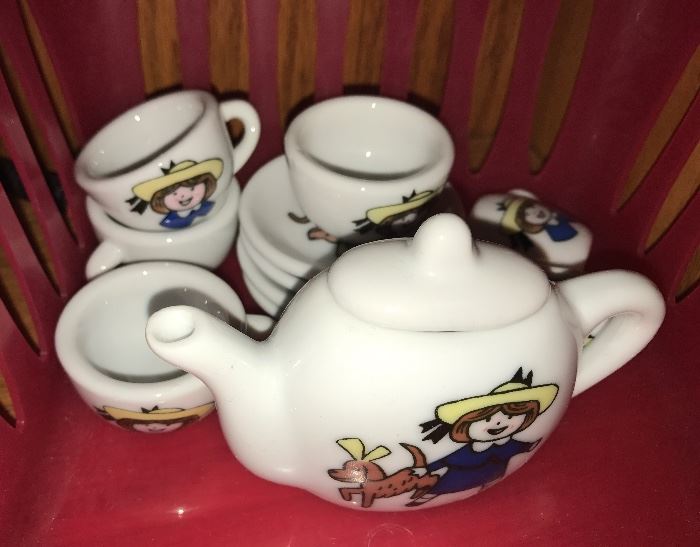 Teeny Weeny Madeline Tea Set
