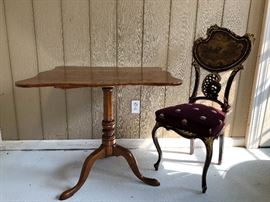 18th c. tilt top table