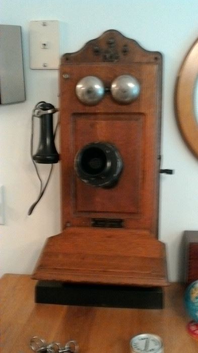 Kellogg Crank Wall Mount Telephone