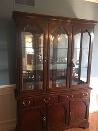DREXEL CHINA CABINET