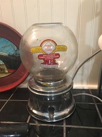 FORD CHICLE CHEWS GUM BALL MACHINE