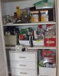 MFM034 Huge Assortment of Useful Household Items
