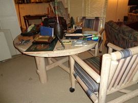 table w/4 chairs on rollers