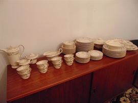 Syracuse Marlene Old Ivory