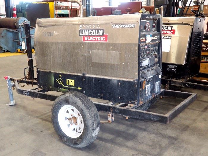 Lincoln Electric Vantage 300 Welder, Serial # U1110204656, 4479.7 Hrs With Kubota 22hp Engine With Original Manual