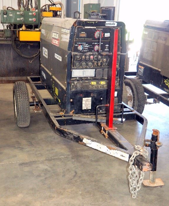 Lincoln Electric Vantage 300 Welder, Serial # U1101205820, 4944.3 Hrs With Kubota 22hp Engine