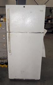 Frigidaire 17cu ft Refrigerator-Freezer Model LFHT1713LWC, 66"H x 28.5"W x 29.25"D