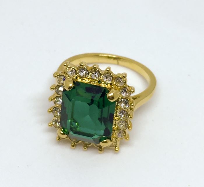 Costume cocktail ring
