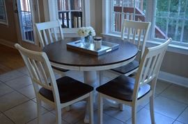 42" Round Dinette Pedestal Table with 4 Chairs