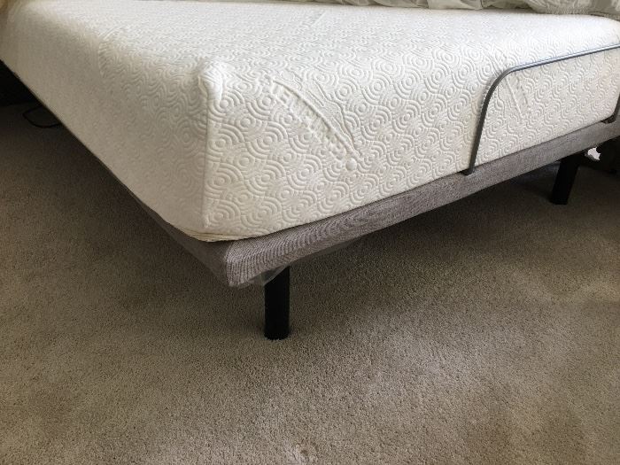 Wueen size TEMPUR-Ergo adjustable bed