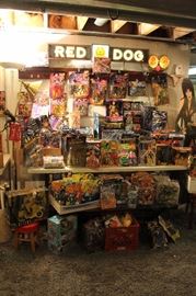 Lots of toys and action figures, including Simpsons, Futurama, The Tick, Pee Wee Herman, Aliens, Predator, Spawn, Terminator, Toy Story, etc.