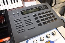 Roland Human Rhythm Composer R-8