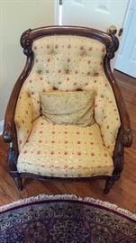 Sherrill Upholstered Bergere Chair of Pale Gold/Red Fabric w/Carved Wood Frame (29" x 24" x 30")