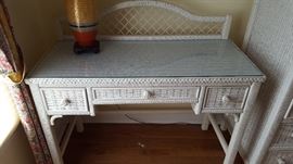 Lexington Henry Link White Wicker Desk Chair & Cushion (18" x 20" 35")