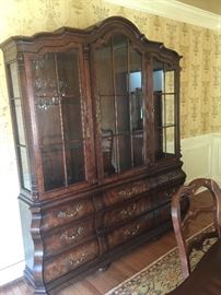 Henredon Four Centuries Oak 3 Door Lighted China Cabinet w/9 Drawer Bombe Base (6' x 7')