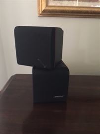 BOSE SURROUND SOUND small speakers