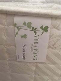 VERA WANG Serta Sleeper Natural Rosette mattress, pillowtop; queen size