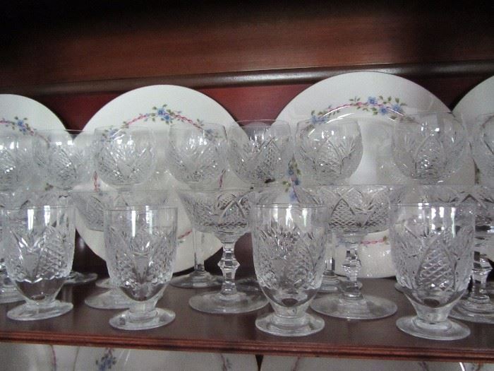 96 PC WATERFORD DUNMORE IN 8 SIZES: 12 HOCKS, 12 CLARET, 12 SAUCER CHAMPAGNE, 12 PORT, 12 JUICE, 12 TUMBLERS, 8 CORDIALS, 12  WHITE WINE