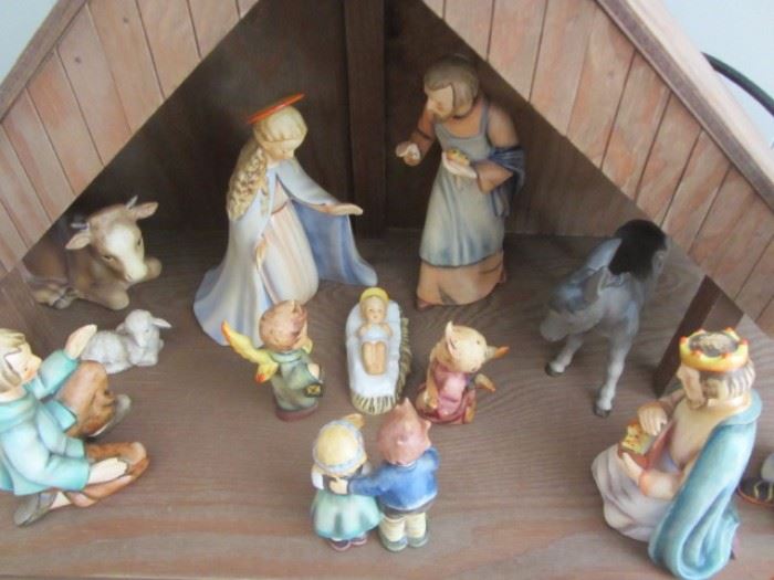 14 PIECE HUMMEL NATIVITY PLUS CRECHE. FROM THE 60'S. NO BOXES BUT EXCELLENT CONDITION