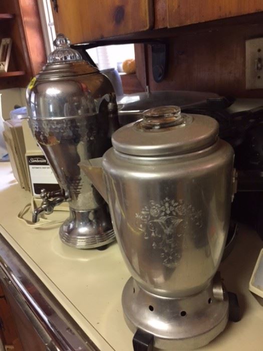 Coffee urns