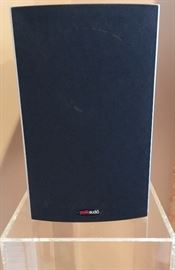 Polk Audio bookshelf speaker (2 pairs available)