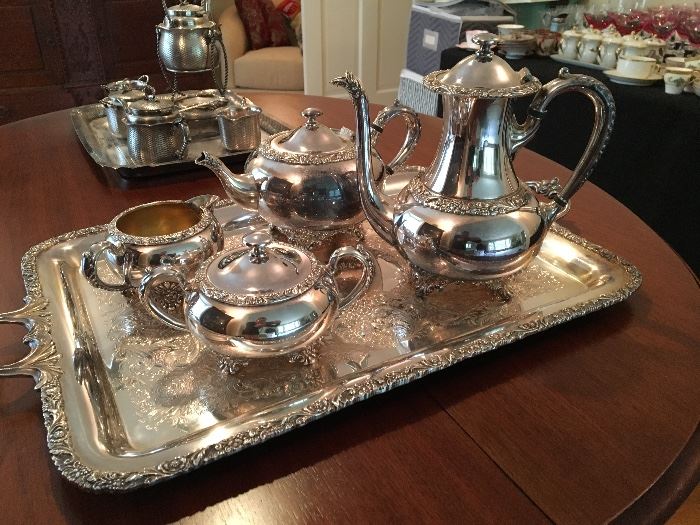 Wilcox New Beverly Manor silver plate tea and coffee service 5 pieces.