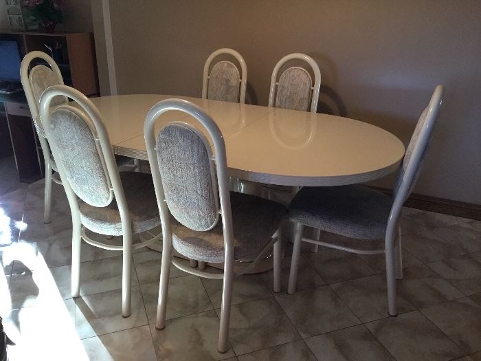 DINING TABLE WITH 1 LEAF & 6 CHAIRS