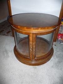 LIGHTED END TABLE W/ GLASS DOORS