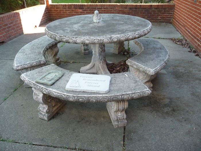 CEMENT TABLE WITH 4 BENCHES