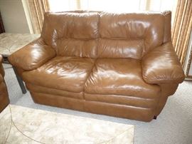 LEATHER LOVESEAT