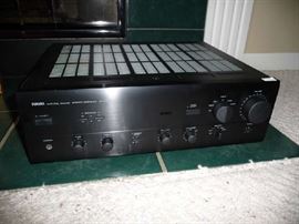 YAMAHA AMPLIFIER