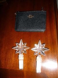 COACH CHANGE PURSE, 2 WATERFORD WINE STOPPERS