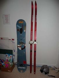 SNOW BOARD, SKIS