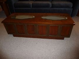 COFFEE TABLE, DECORATIVE MIRRORS