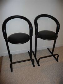 2 BLACK BAR STOOLS
