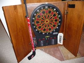 DART BOARD IN BOX
